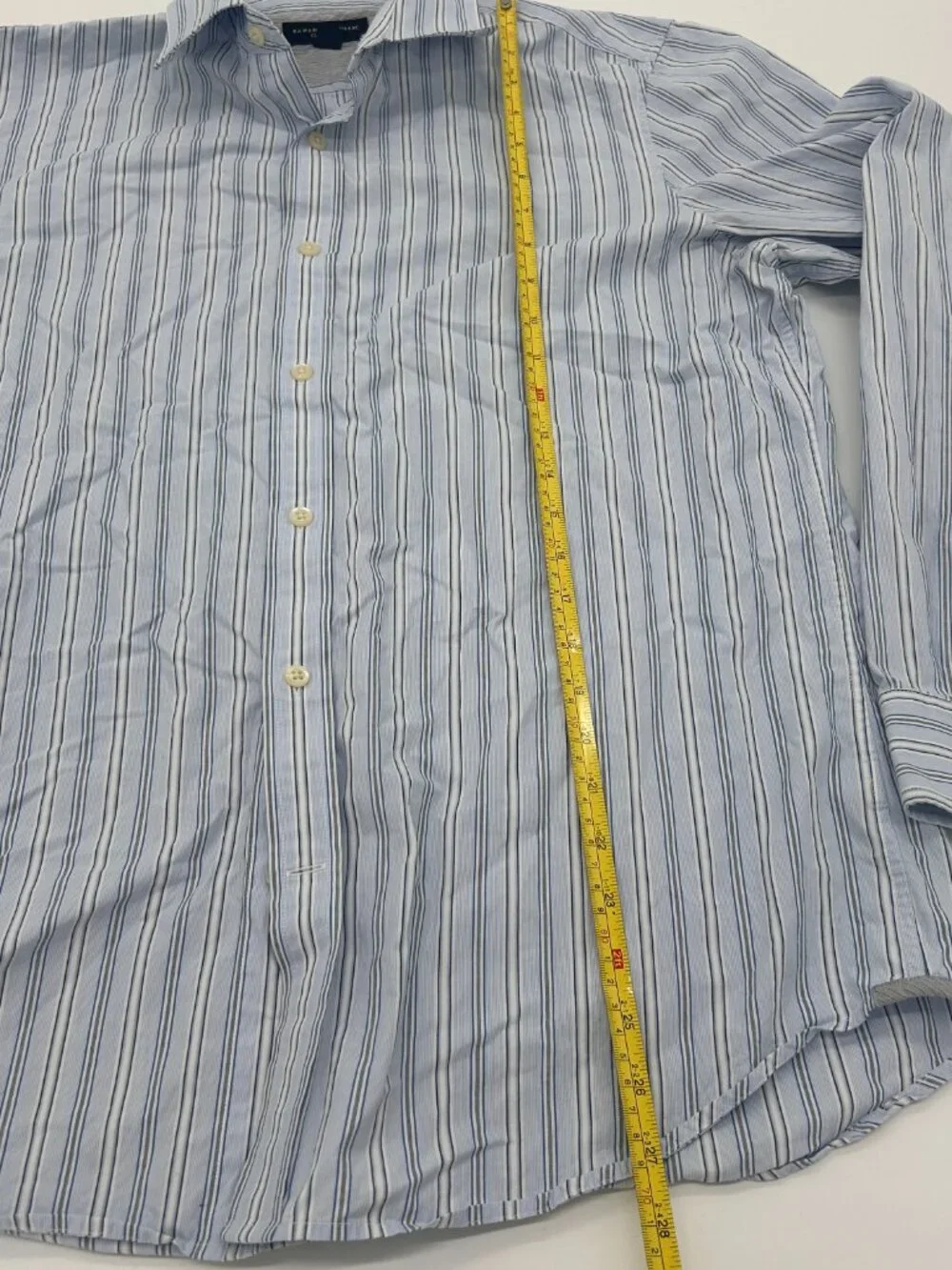Banana Republic Men's Classic Fit 100% Cotton‎ Button Front shirt - Size M